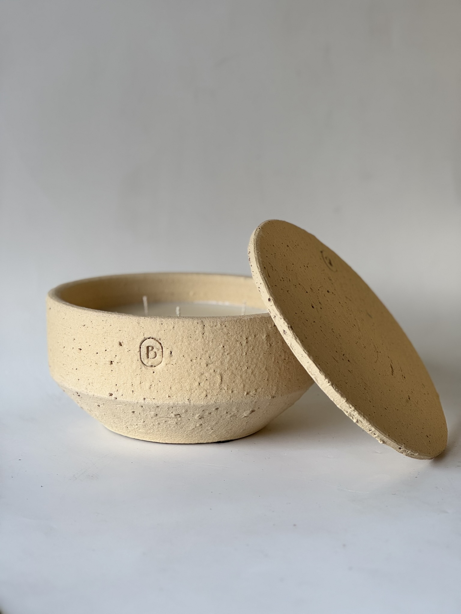 Bellume Buitenkaars Barro Ivory 1100g - 21.5x10 cm - 65 Branduren - 5 Wieken