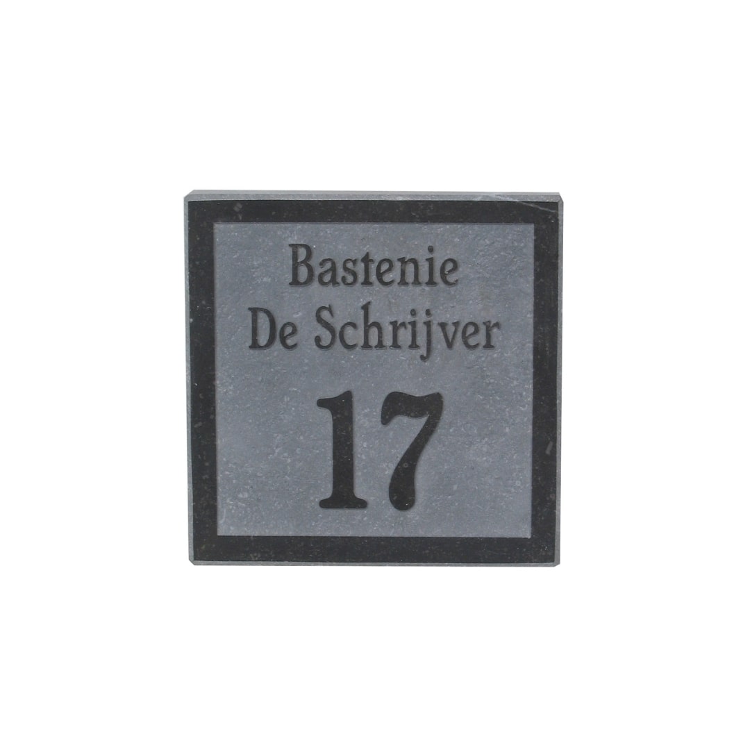 Nummer en Naamgravure op Arduinplaat 18x18 cm - Donker Gezoet