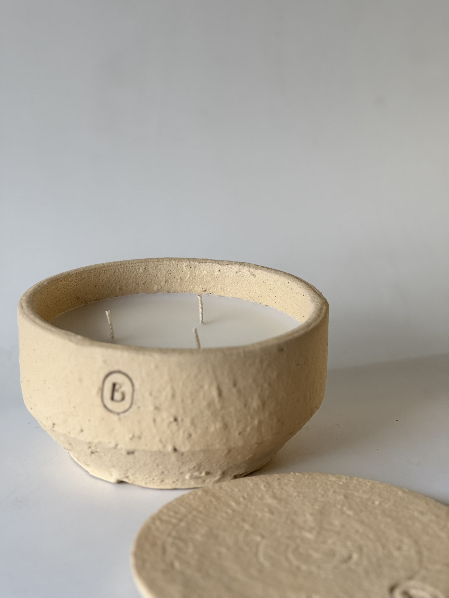 Bellume Buitenkaars Barro Ivory 700g - 17x9 cm - 45 Branduren - 3 Wieken