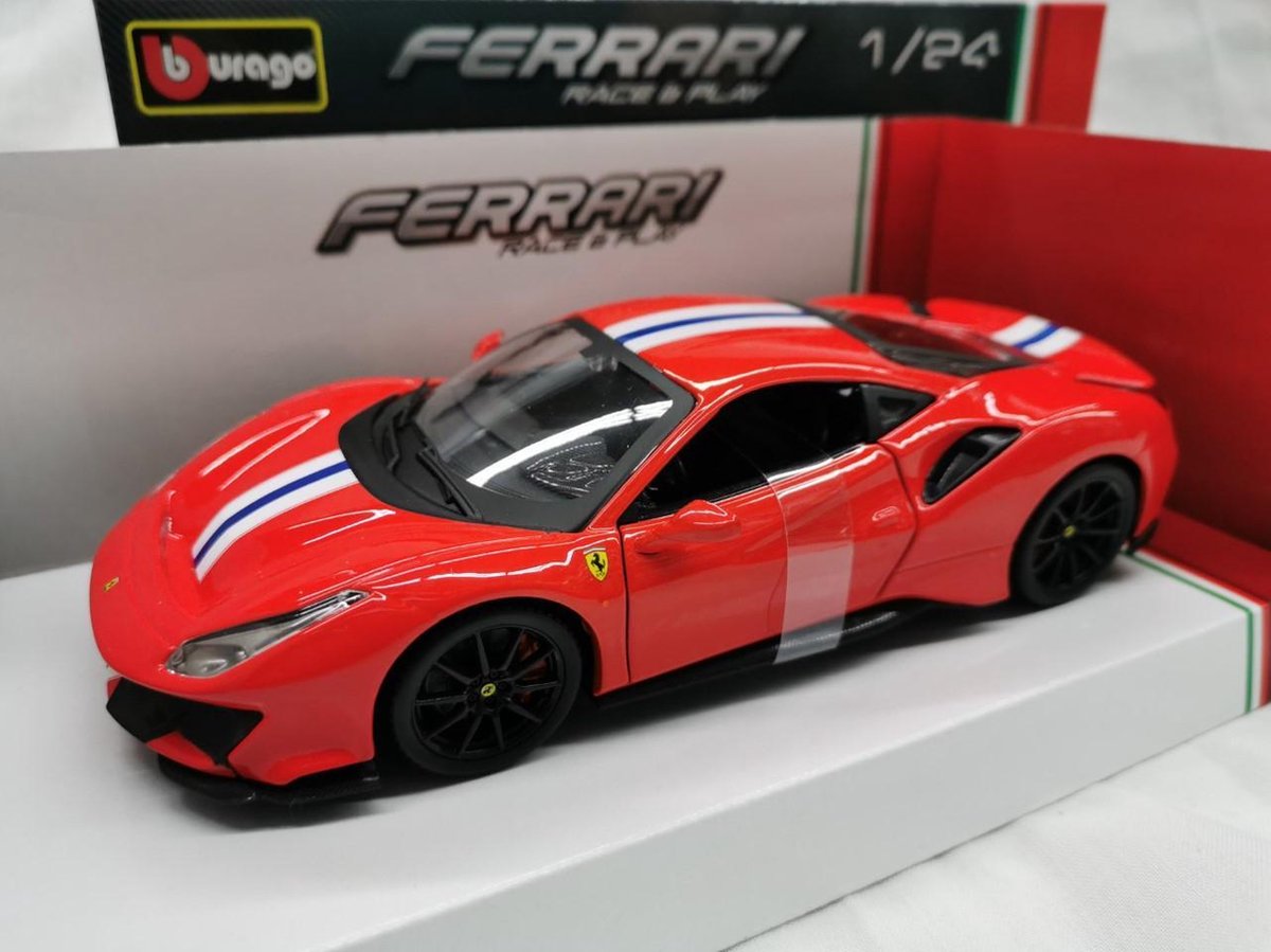 Burago Ferrari 1:24 488 Pista