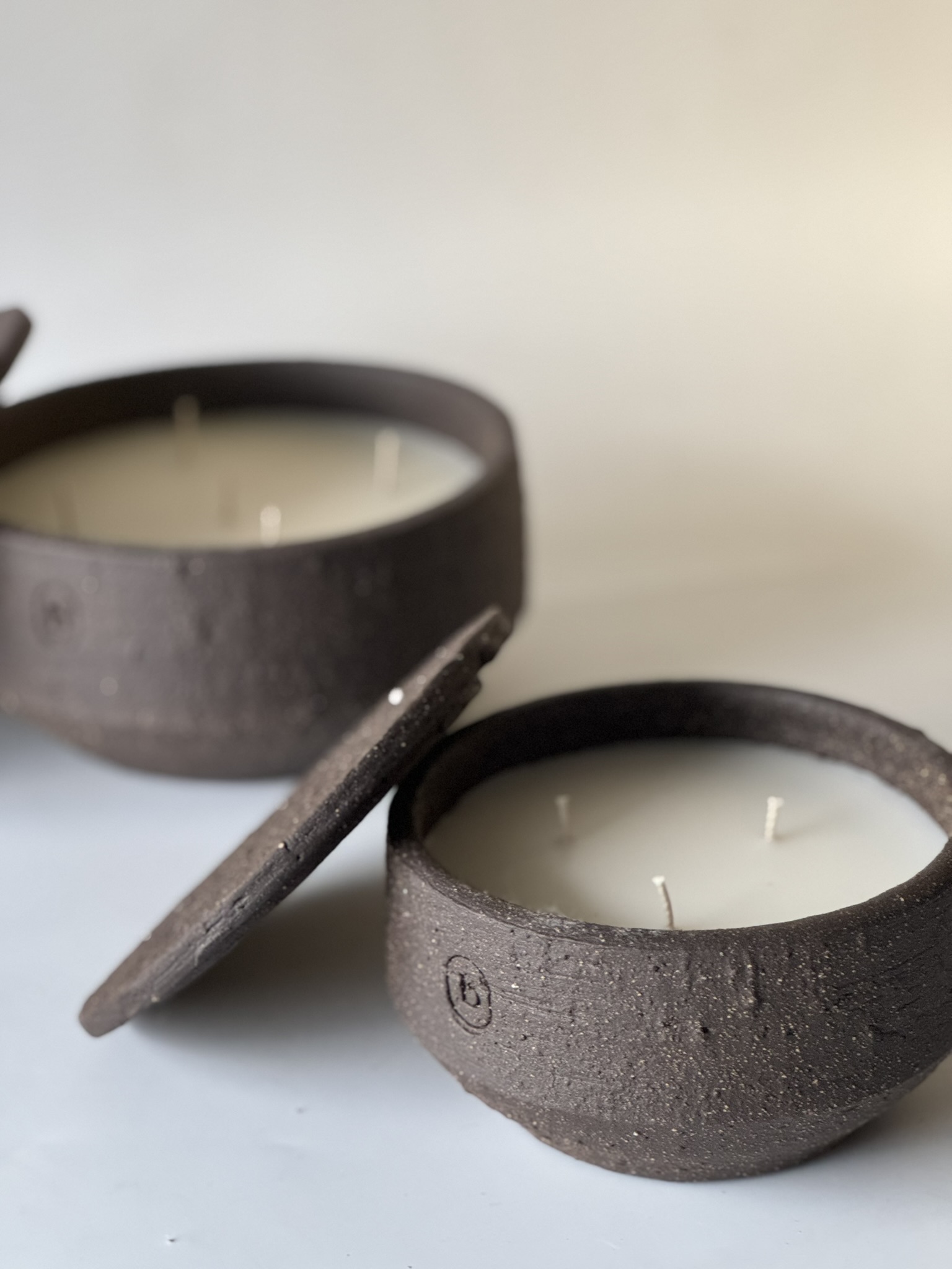 Bellume Buitenkaars Barro Charcoal 700g - 17x9 cm - 45 Branduren - 3 Wieken