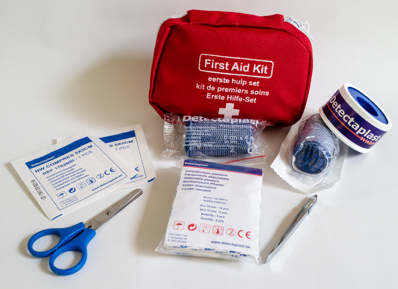 Detectaplast Eerste Hulp Set in Rode Tas - EHBO - First Aid
