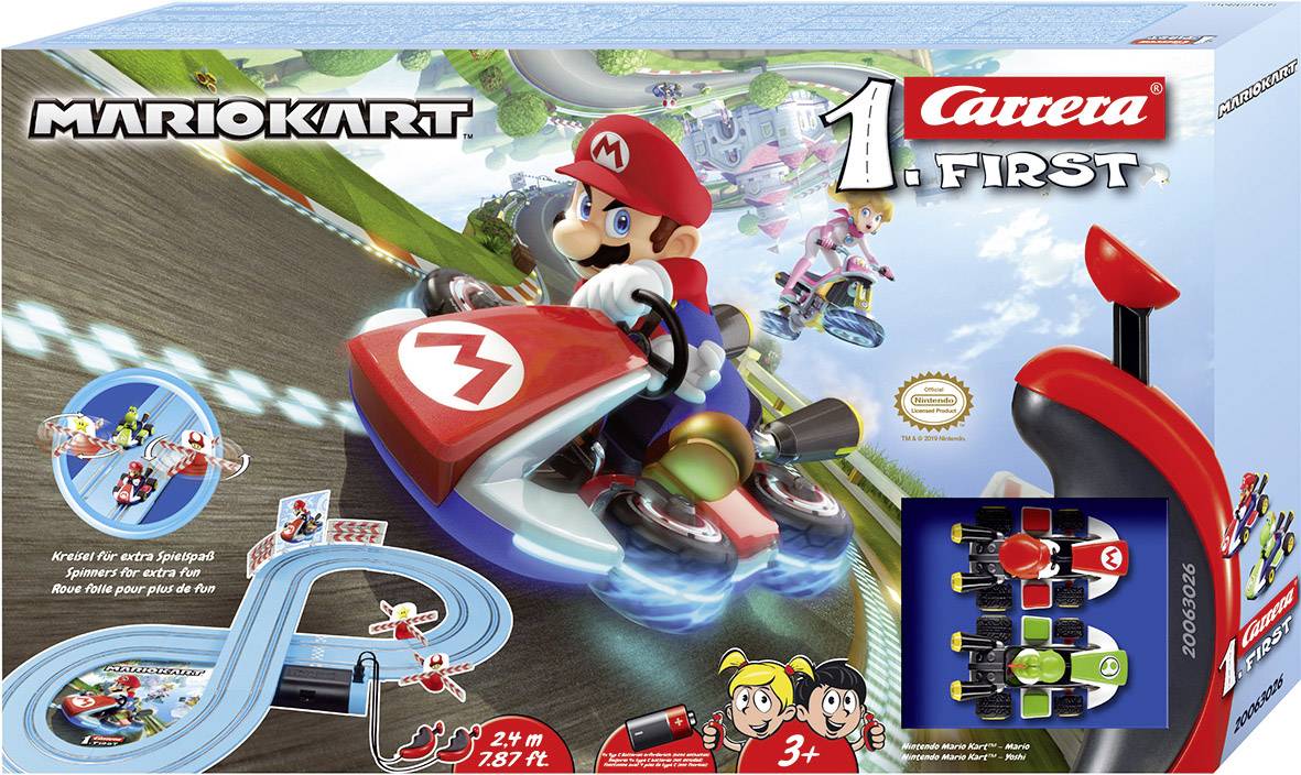 Carrera First Mario Kart over de 2.4 m. lange racetrack met Mario en Yoshi
