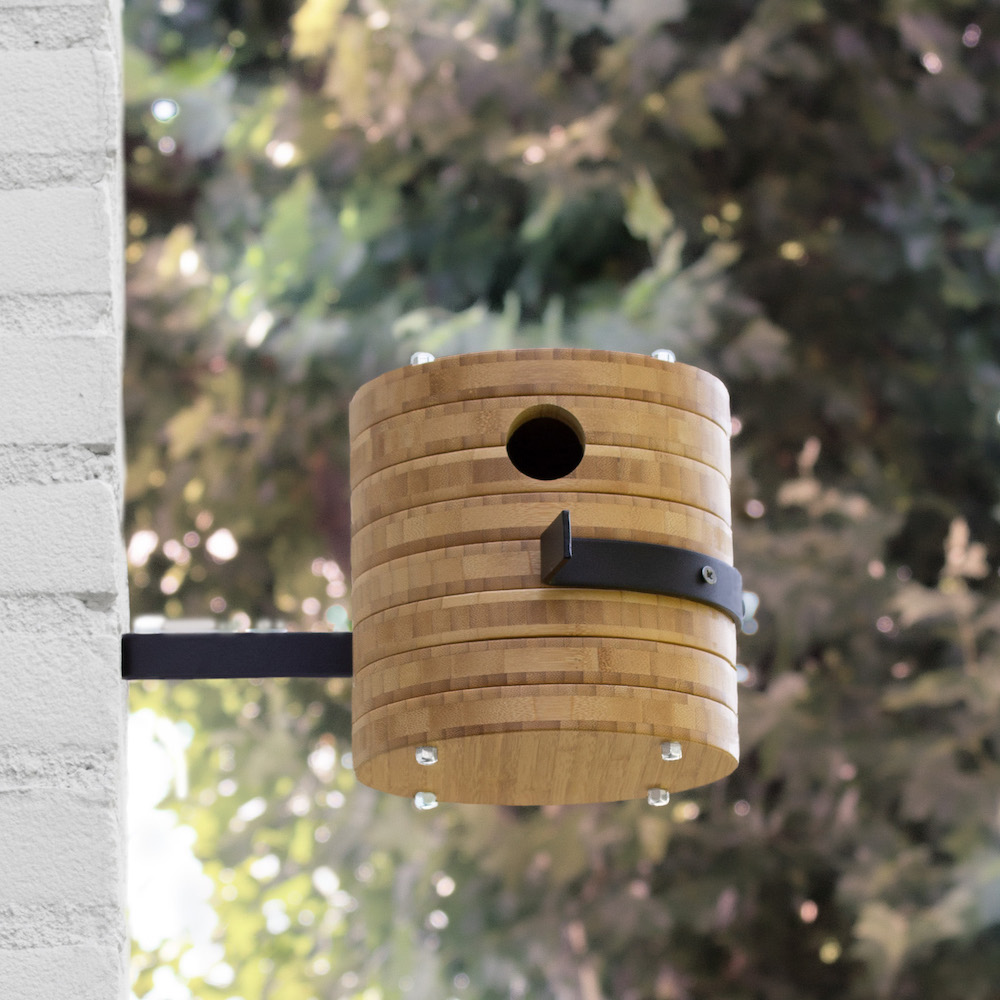 Heeej! Vogelhuisje Bamboe Fly Inn met Ophangbeugel