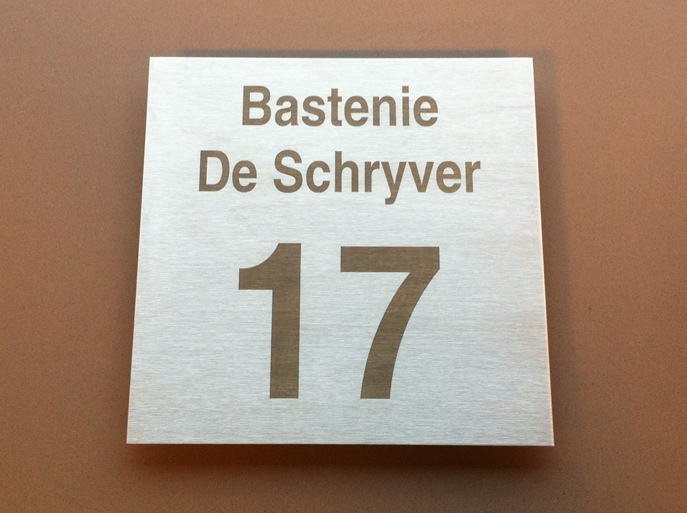 Nummergravure op Inoxplaat 18x18 cm - Gebrand