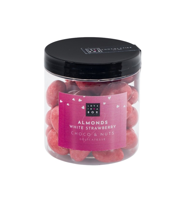 Love in a Box Luxe With Love Amandelen met Aardbei extract omhuld met Witte Chocolade 150g