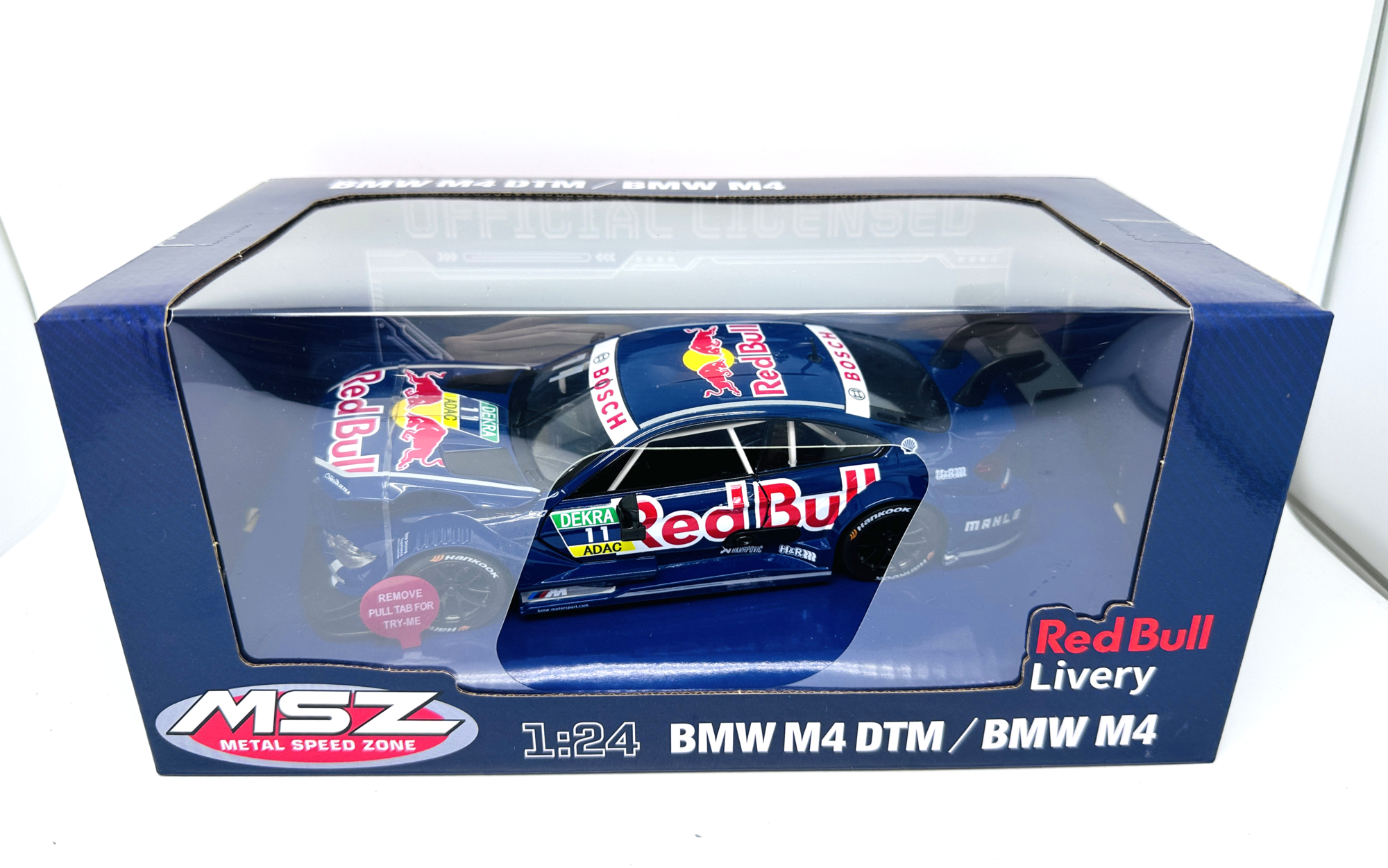 BMW M4 DTM Reb Bull 1:24 Metaal, Licht en Geluid, opendraaiende deuren