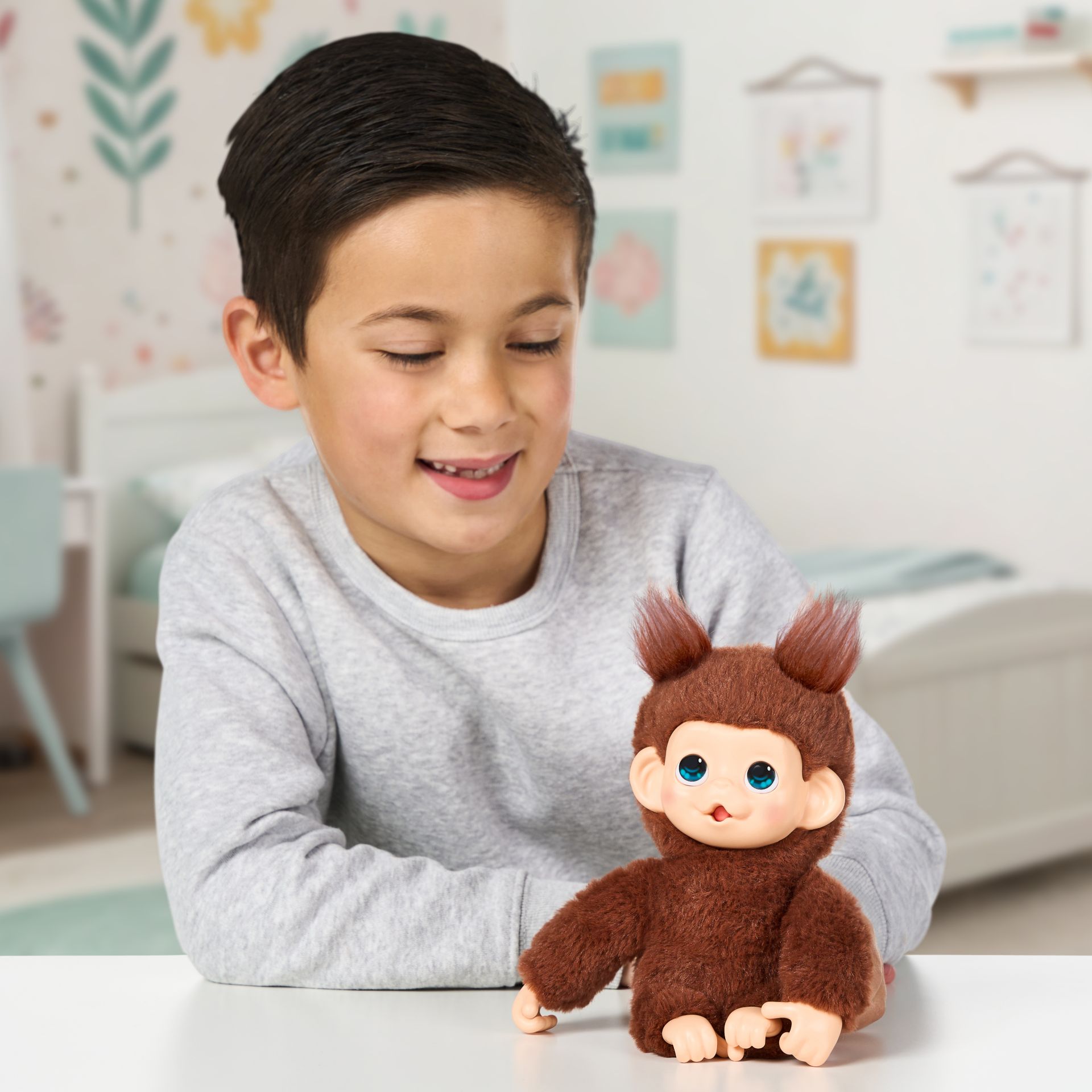 Little Live Pets My Baby Mini Monkey Brown Cherri meer dan 20 geluiden en reacties