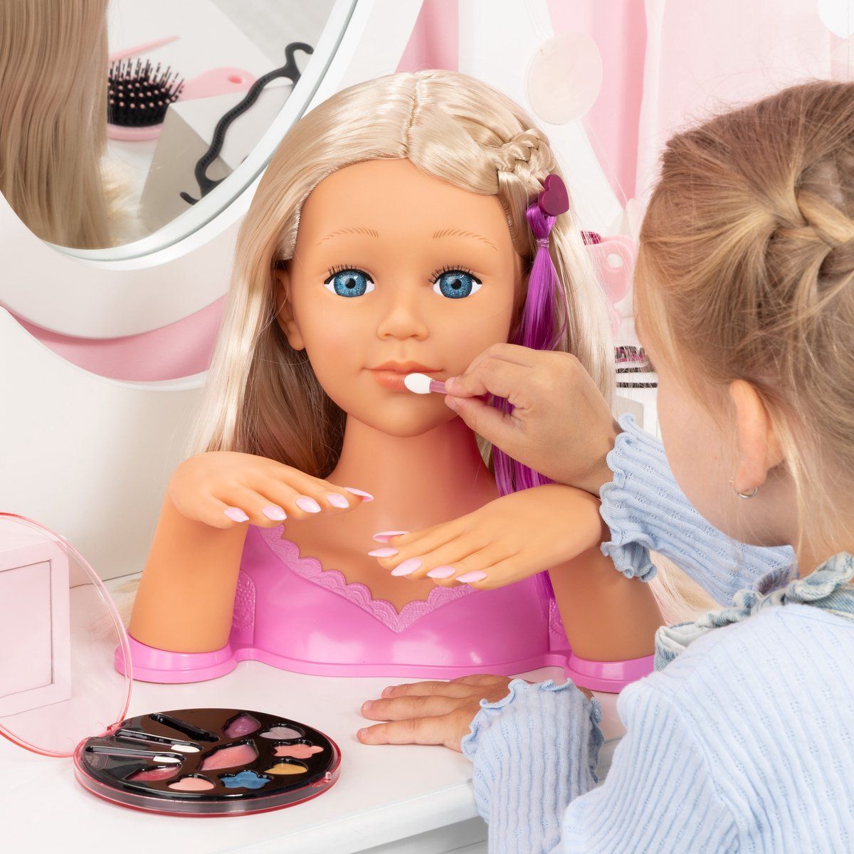 Charlene Magic Nails Kaphoofd 27 cm met make-up en nagels