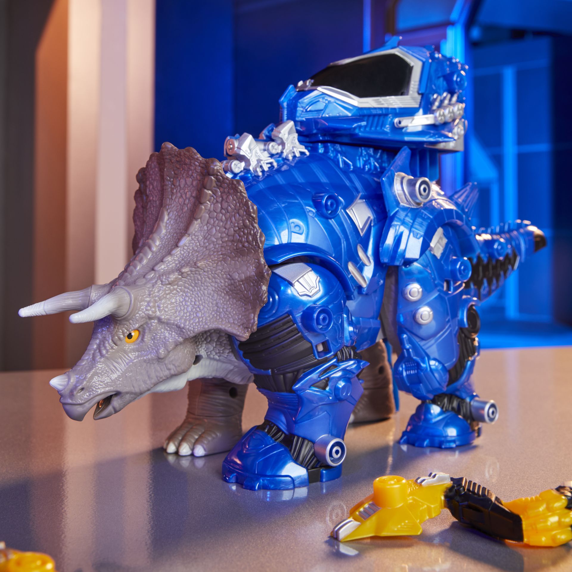 Armorsaurs Armor-Up Dinosaur - Triceratops Cobalt