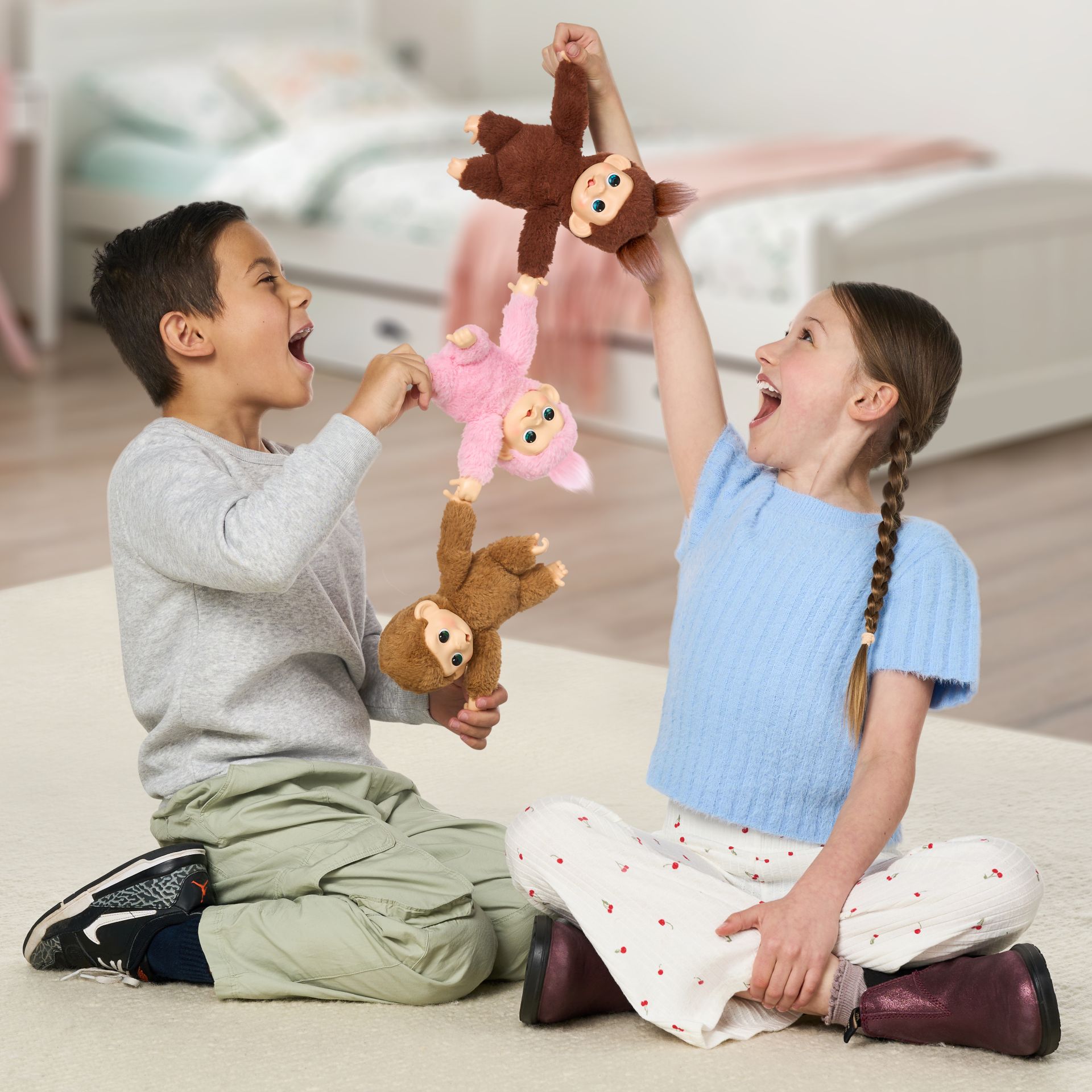 Little Live Pets My Baby Mini Monkey Brown Cherri meer dan 20 geluiden en reacties